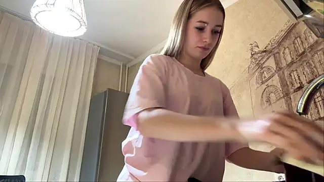 MarkitaHersch - make my shirt wet