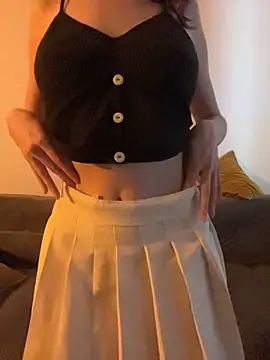 YankiGirl - Hand bra + massage my tits