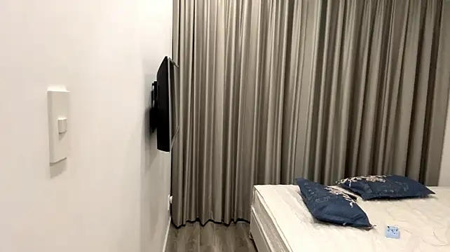 LynelleGorringe - tease with my sweet tits