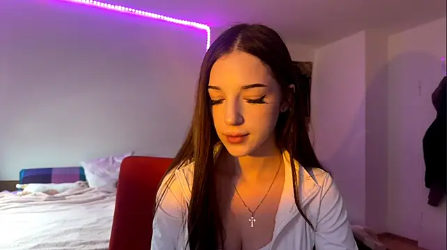 AntoninaErtle - Show my shoulders