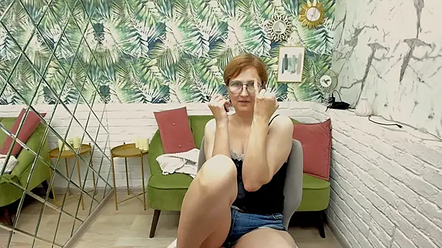 Paris_Cherry - shake that ass in panties