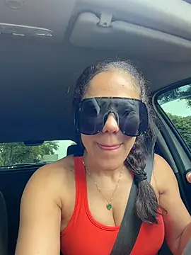 ViolettLuxe - Moan on the car