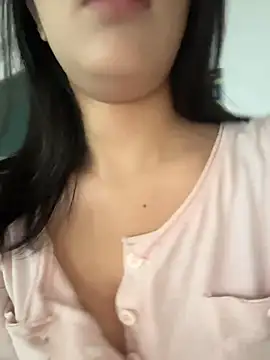 Lucy2027 - 电动乳夹胸放桌面