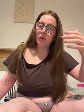 MissPeach26 - Tits out for whole of stream🍒