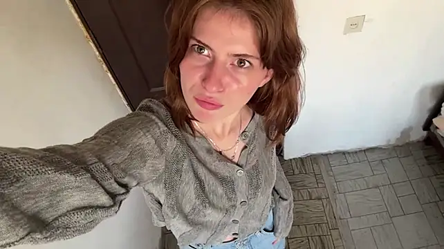 RolandeRohrs - Show my firm bootie closer <3