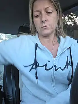 NikkiBlisss - Pussy play PVT OPEN