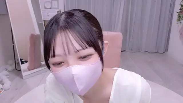 Kanna-dakanna - 上の服ぽいっ💕カメラ目線で谷間アップ💕︎