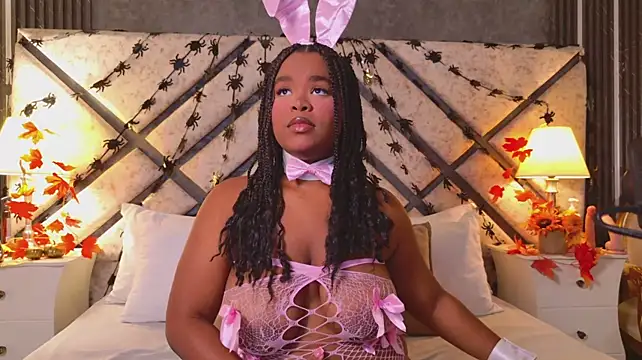 KiraClay - fingers in pussy in doggy style