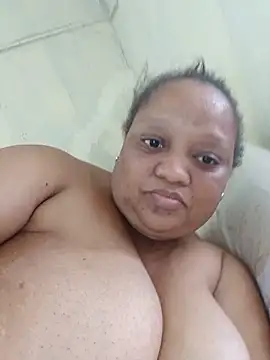 BBW123MILF - Kissing