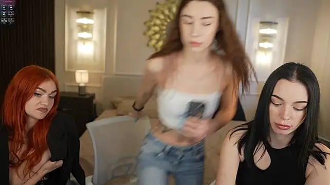 Selena_Glow - naked ass 1 girl