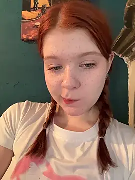 Freaky__Nikki - rub my tits under my top