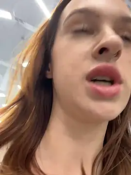 Outdorable - Lift top&squeeze nipples in public