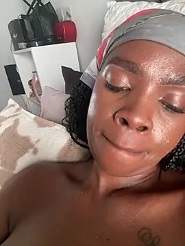 LuciousLips96 - Last tipper request anything