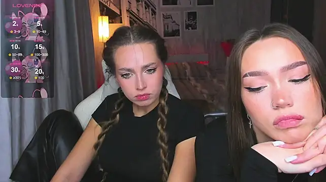 Evia_r0se - suck fingers + eye contact