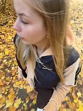 RossyMood - Suck my fingers on the Street