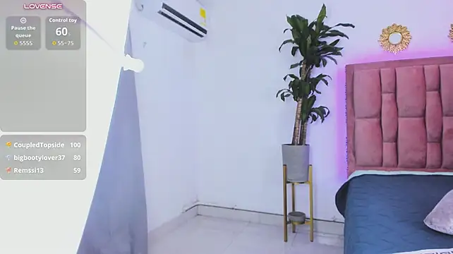 Ashley_sakina - 2 fingers in the vagina