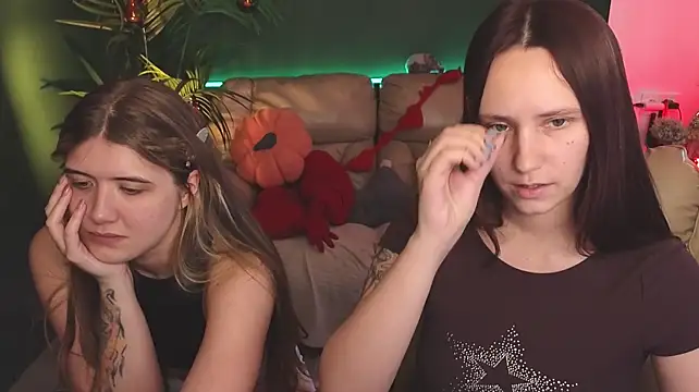 HotCaramellsTV - DOGGY NO PANTIES+ :gift:4LT