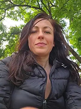 Risky_woman - IN PUBLIC . SQUIRT . WIN WHATSPP
