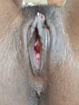 Goldenlace - Stretch mouth on bbc dildo