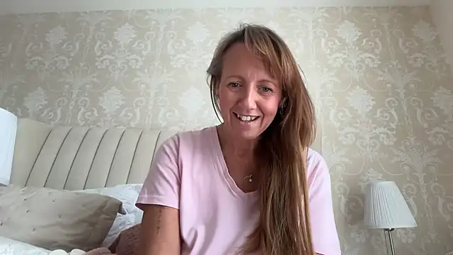 Geeky-Cat - last tipper wins a free video xx
