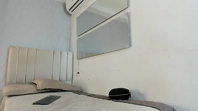 Emily_gaviria1 - BYE PANTIE AND HI OIL