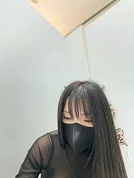 Xiao-Lin - 户外男厕所小便池假阳具抽插2分钟
