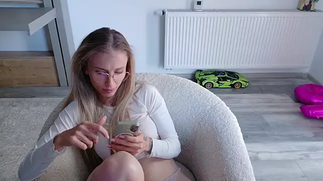 Deidi_sweet - Wet my pussy - finger play