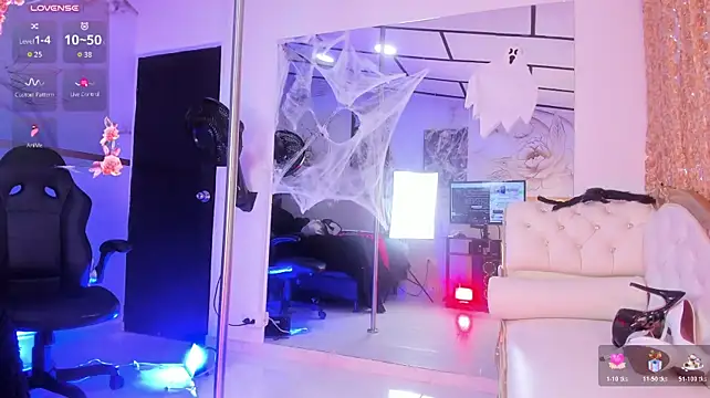 Linda__antonella - Show tits and spit her🍒