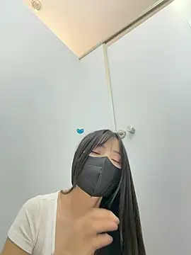Xiao-Lin - 户外男厕所小便池假阳具抽插2分钟