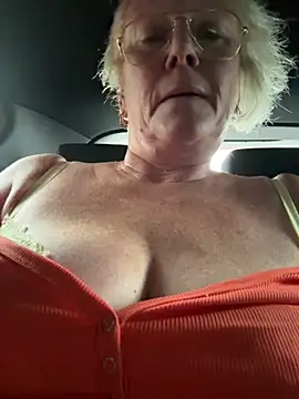Naughtynancy65 - Oil my tits