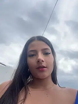 EmmiiGlow - FLASH BOOBS ON THE TERRACE
