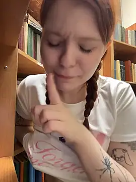 Freaky__Nikki - flash tits real quick