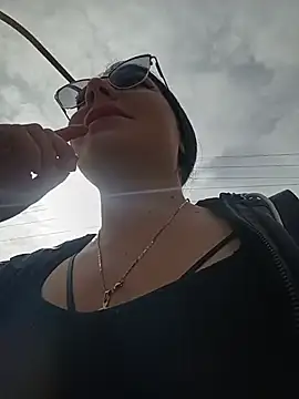 Mia_Love-3 - Removing panty in public