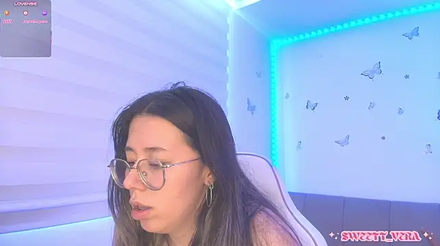 Sweettvera - Suck fingers sensual with saliva