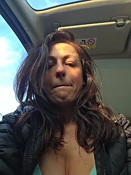 Risky_woman - IN PUBLIC . SQUIRT . WIN WHATSPP
