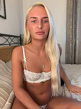 Millymae_ - Naked for 5 min😈