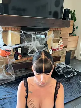 Lola_tentatiion - GODE TOI SUR LA CHAISE TRANSPARENTE 😈