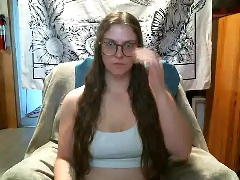 Katie_kitten38 - 🥰 topless time!! ~ 10min!