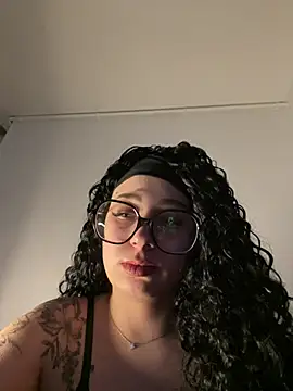 Queenlo_xxx - suce ton gode très fort lolo
