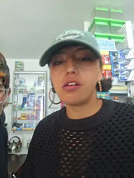 Cute_hollywood_0 - twerking with oil