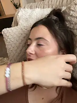 Brunette_Milf_MayaX - Show me some love ❤️