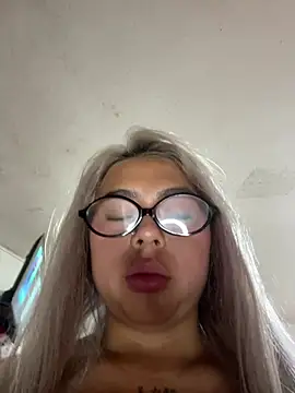 Mia_Pick1 - Lick Fingers Close up 🥵