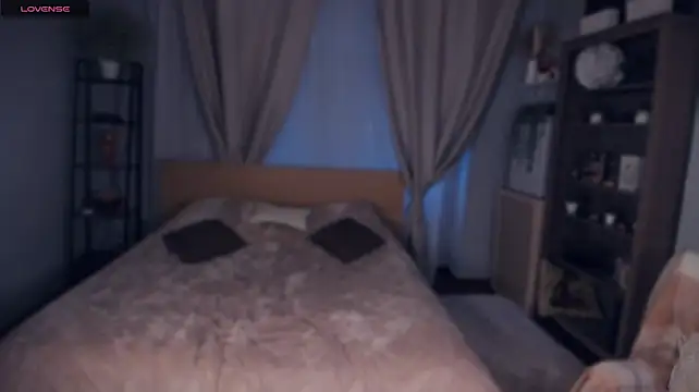 JennetteLubben - rub my pussy under my panties