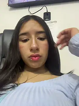 LilyRossi_ - Show tits