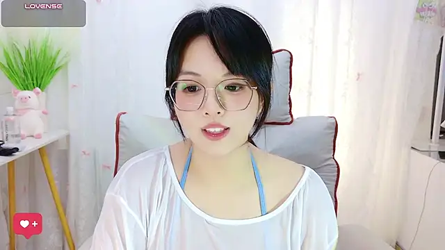 QiQi-Big - 小狗趴掰开小穴