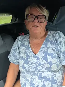 Bridget-valentine - Tits out 5mins