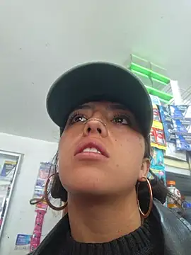 Cute_hollywood_0 - twerking with oil