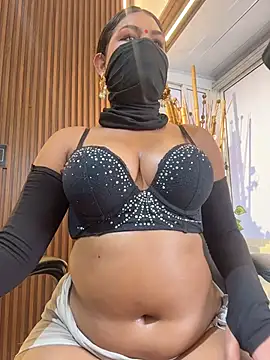 Yaazhinii - SPREAD THAT ASS—I WANT TO SEE YOUR HOLE