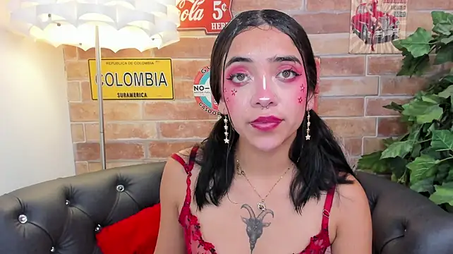 Foxy_hannah - Destroy face hair with saliva+bukake