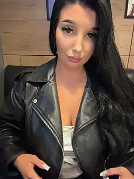 Tisha_Busty - TWERK SEXY ASS in KFC next MAN risky